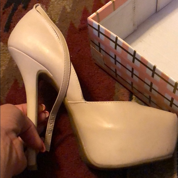 Heels - Picture 5 of 6